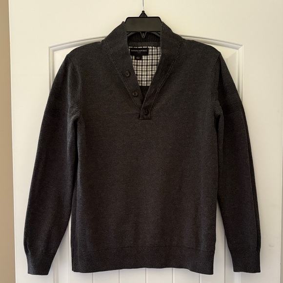 Banana Republic Factory Other - Banana Republic Men’s Charcoal Shawl Collar Henley Sweater